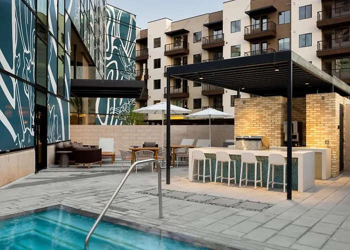 Hotel Sentral Alloy Midtown 4*